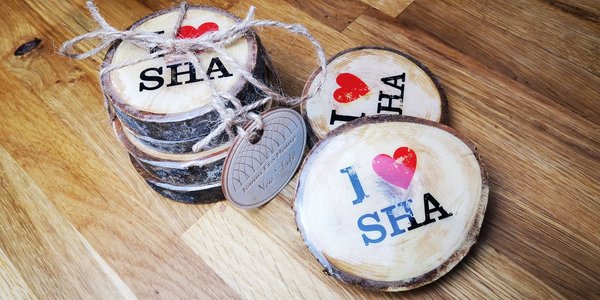 Untersetzer "I love SHA" 100 % Holz, 8 cm - 4 stuck Set