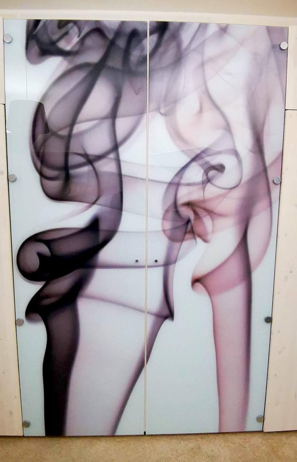 Artist Kleiderschrank mit Glastüren und individuell Bild.